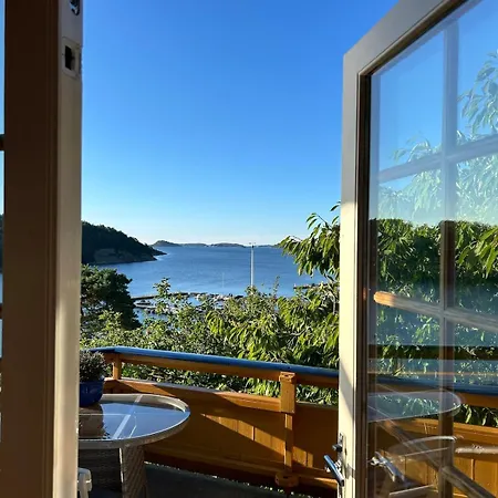 Lovely Estate With Private Dock And Breathtaking View Torod